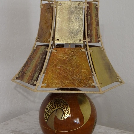 lampe-boule-en-bois-art-nouveau